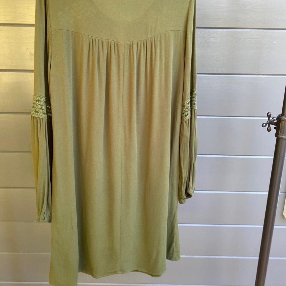 mi ami Casual Dress with Lace Accents, Army Green Size Med - Picture 7 of 7